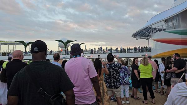 Even Icon of the Seas' Can Crowd When Everyone is out at Once